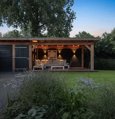 Hoveniers van Spijker & Prins in de tuin